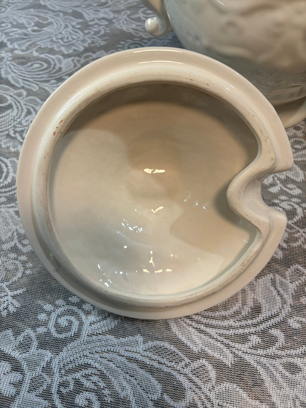 Cream Ceramic Soup Tureen with Lid and Ladle